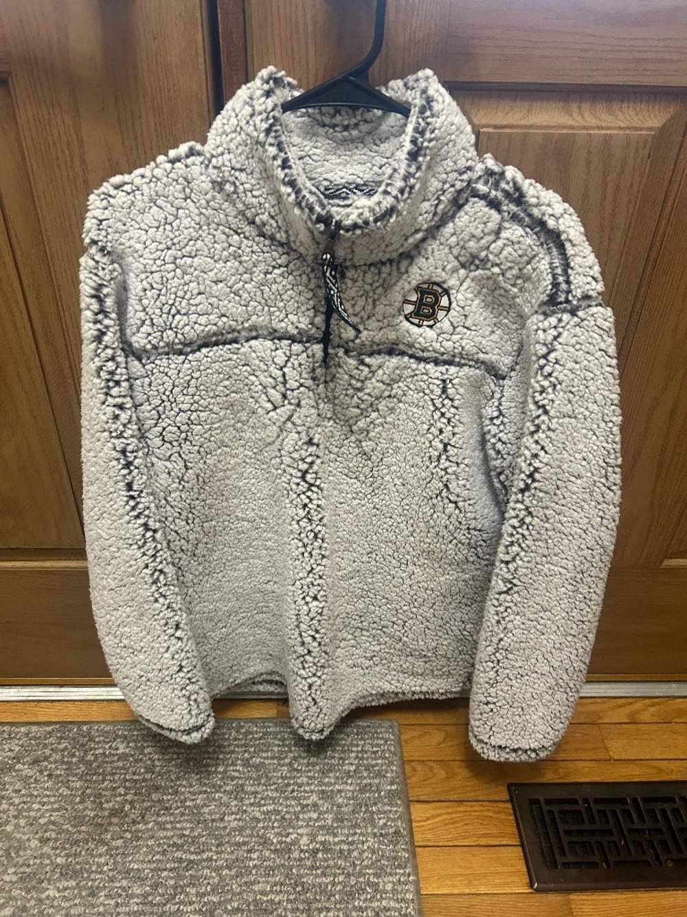 Boston Bruins Fleece Off-White Ladies Sweatshirt - Medium